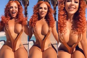 Amanda Nicole Sizzling Slingkini Seduction Unveiled on OnlyFans Exclusives.